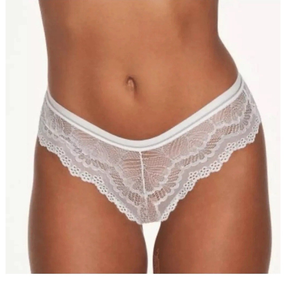 5 Frederick's of Hollywood Underwear Women Medium White‎ Lace Thong Panties NWT